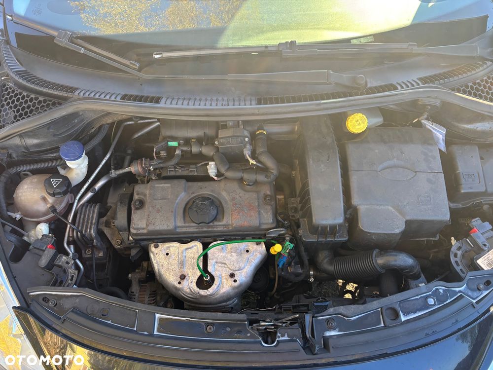 Peugeot 207 75 Urban Move - 17