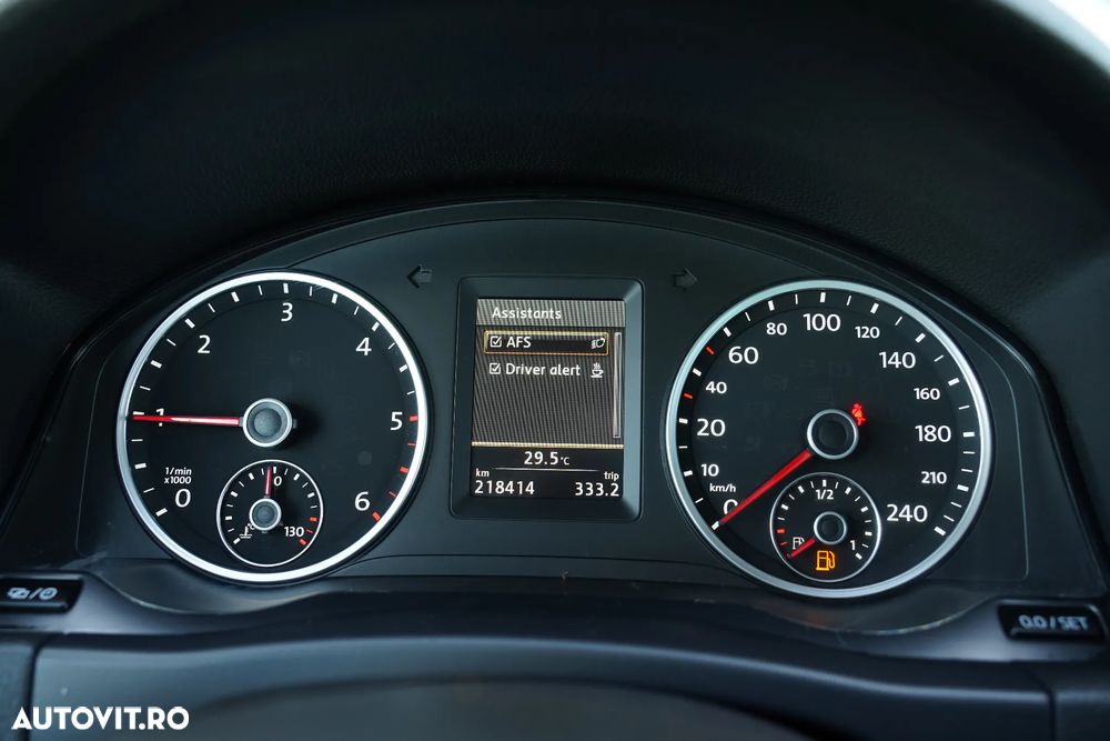Volkswagen Tiguan - 11