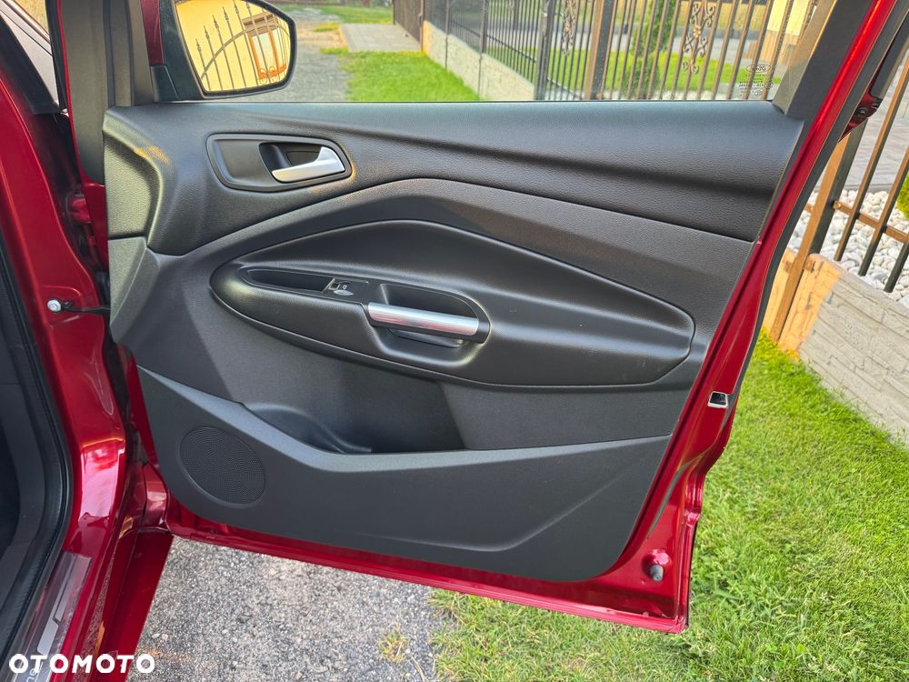 Ford Kuga 1.5 EcoBoost 2x4 ST-Line - 28