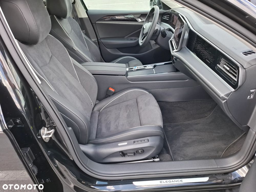 Volkswagen Passat Variant 2.0 TDI SCR DSG Elegance - 12