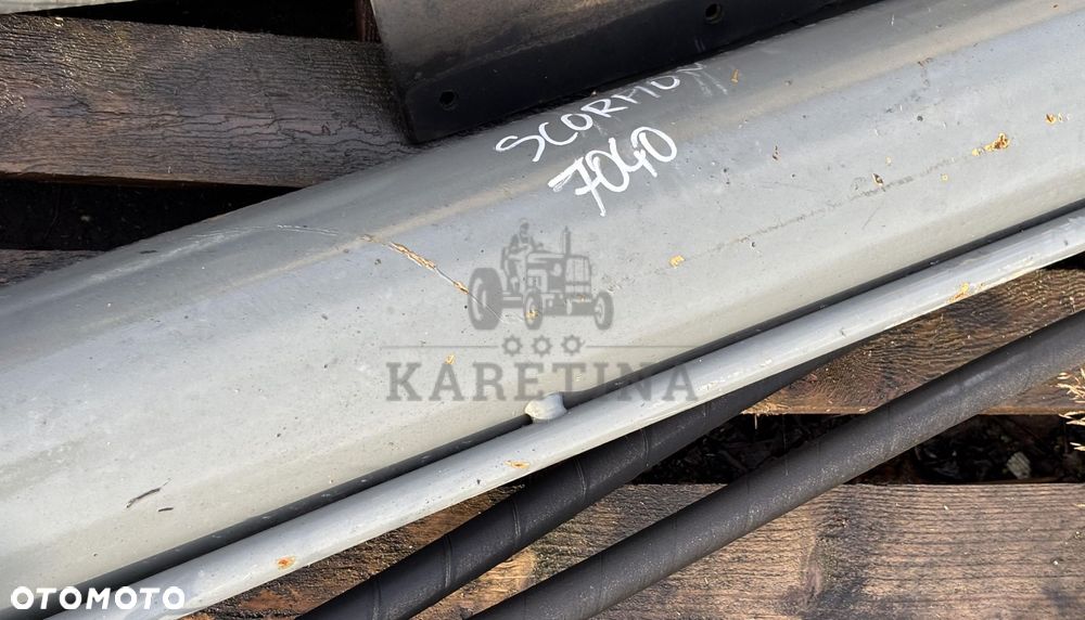 Claas Scorpion 7040 Siłownik Podnoszenia Siłownik Wyrównania 0013003700  0013003720 - 3