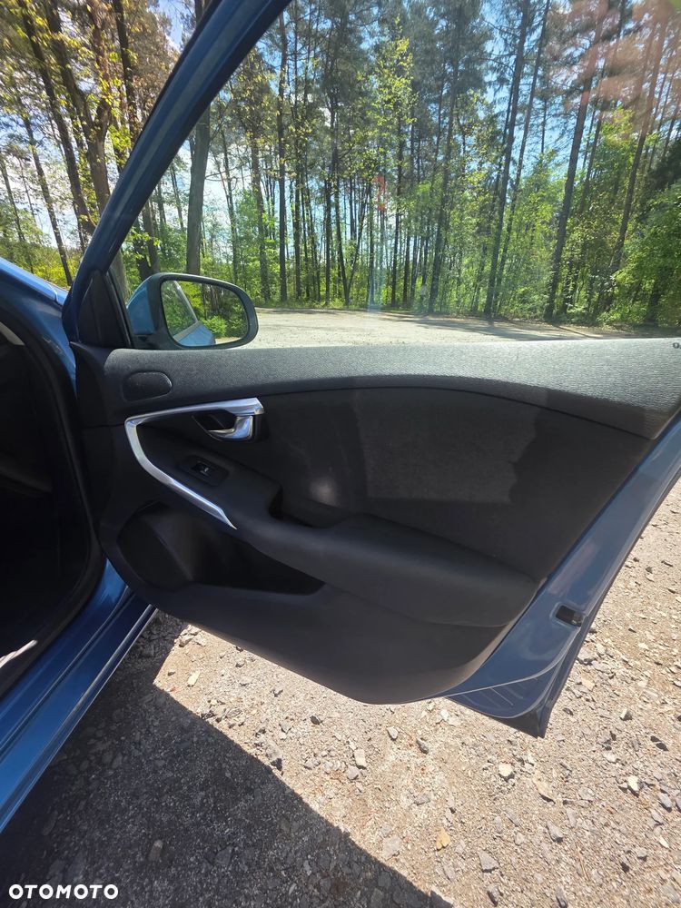 Volvo V40 D4 Momentum - 18
