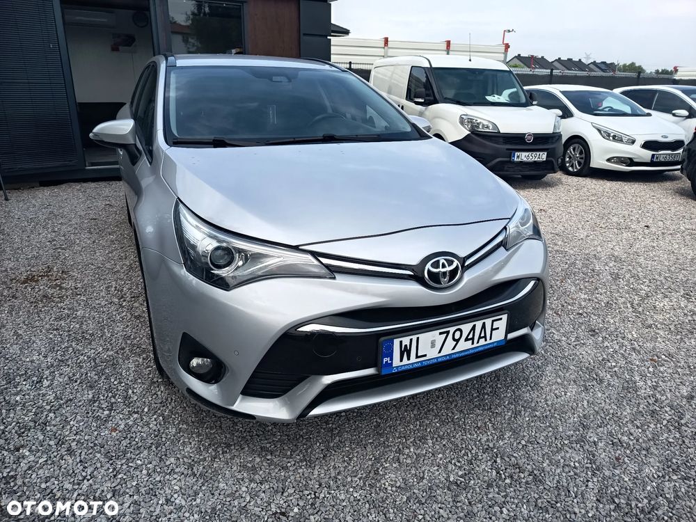 Toyota Avensis 1.8 Premium - 8