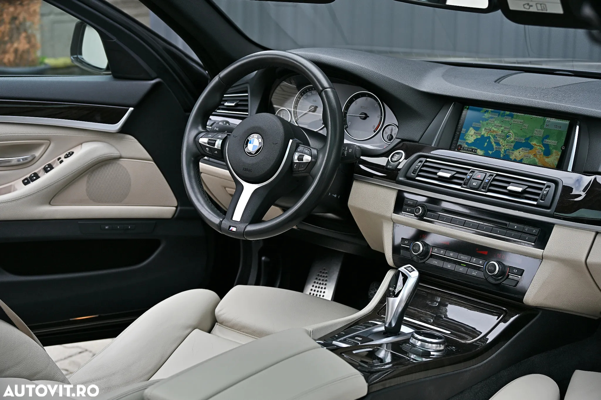 BMW Seria 5 525d xDrive Touring Sport-Aut. - 8