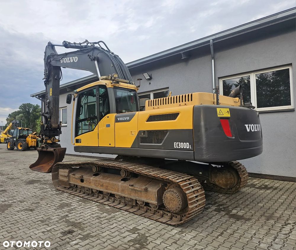 Volvo EC 300DL - 5