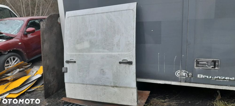MERCEDES T1 KACZKA  DRZWI BOCZNE PRZESUWNE - 1