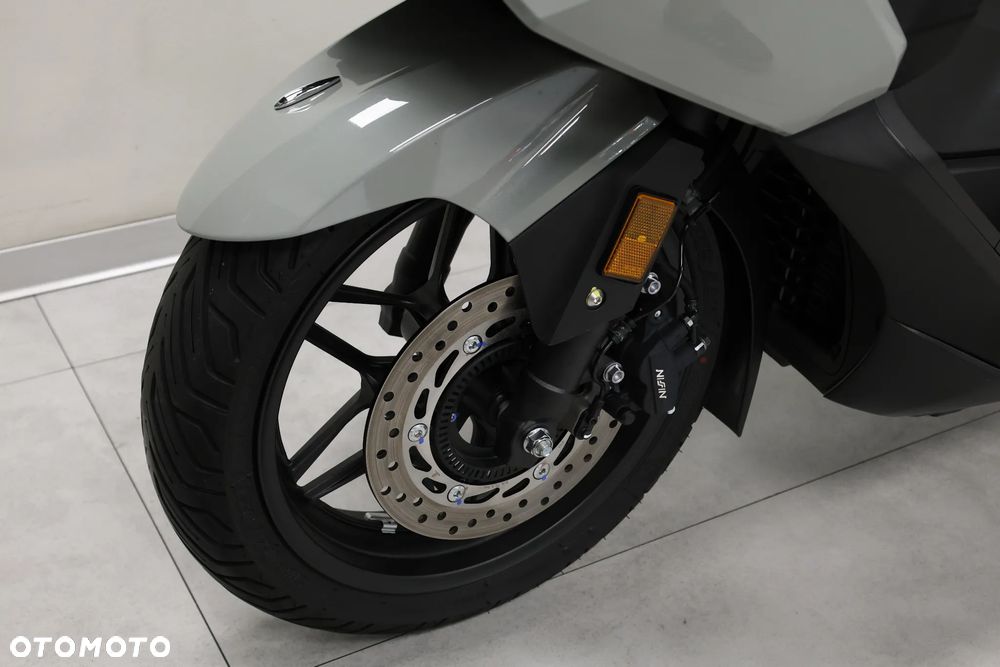 Honda NSS - 32