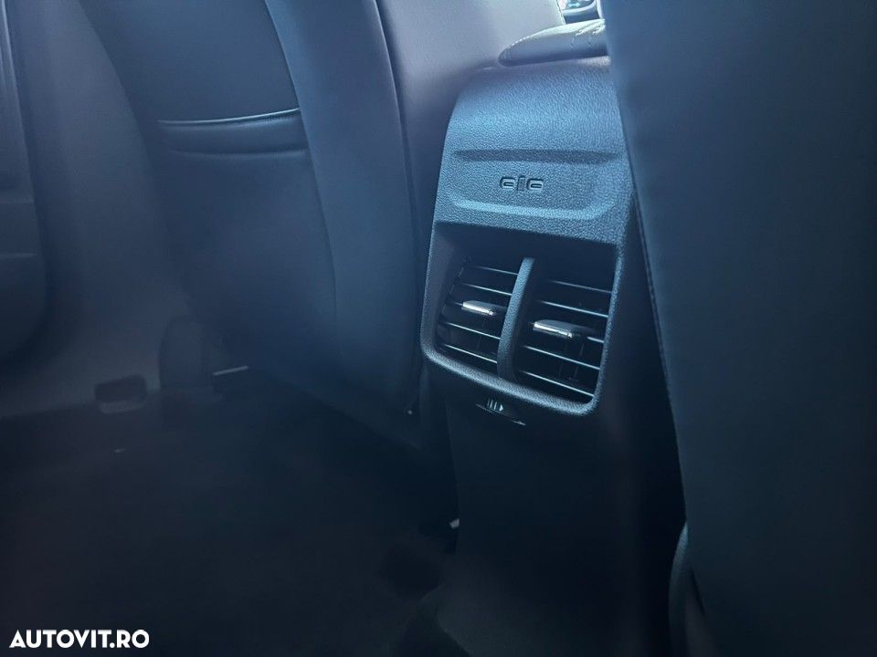 Ford Explorer RWD 52 kWh Standard Range Style - 37