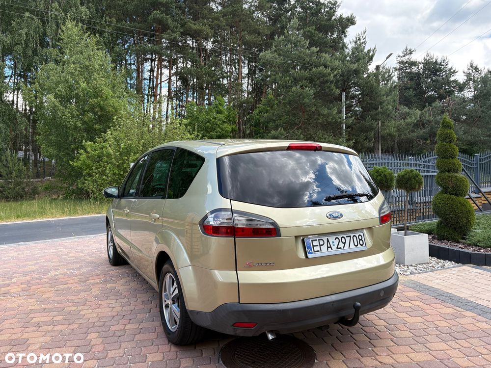 Ford S-Max - 14