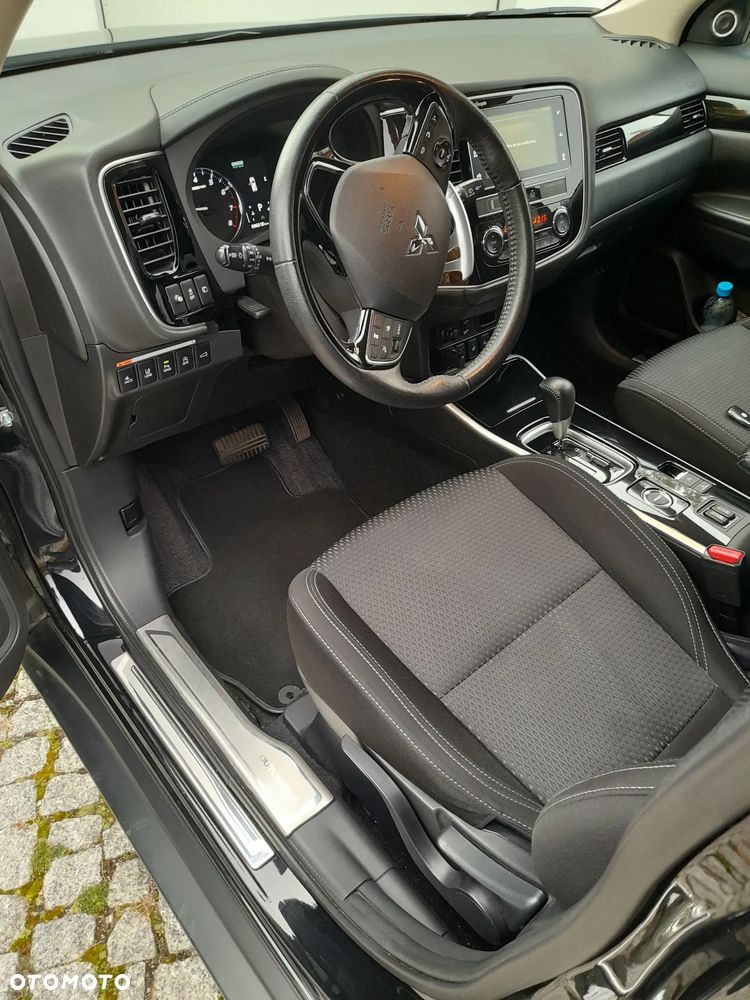 Mitsubishi Outlander 2.0 Instyle + 4WD CVT - 6