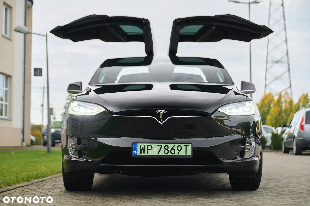 Tesla Model X 90 D - 5