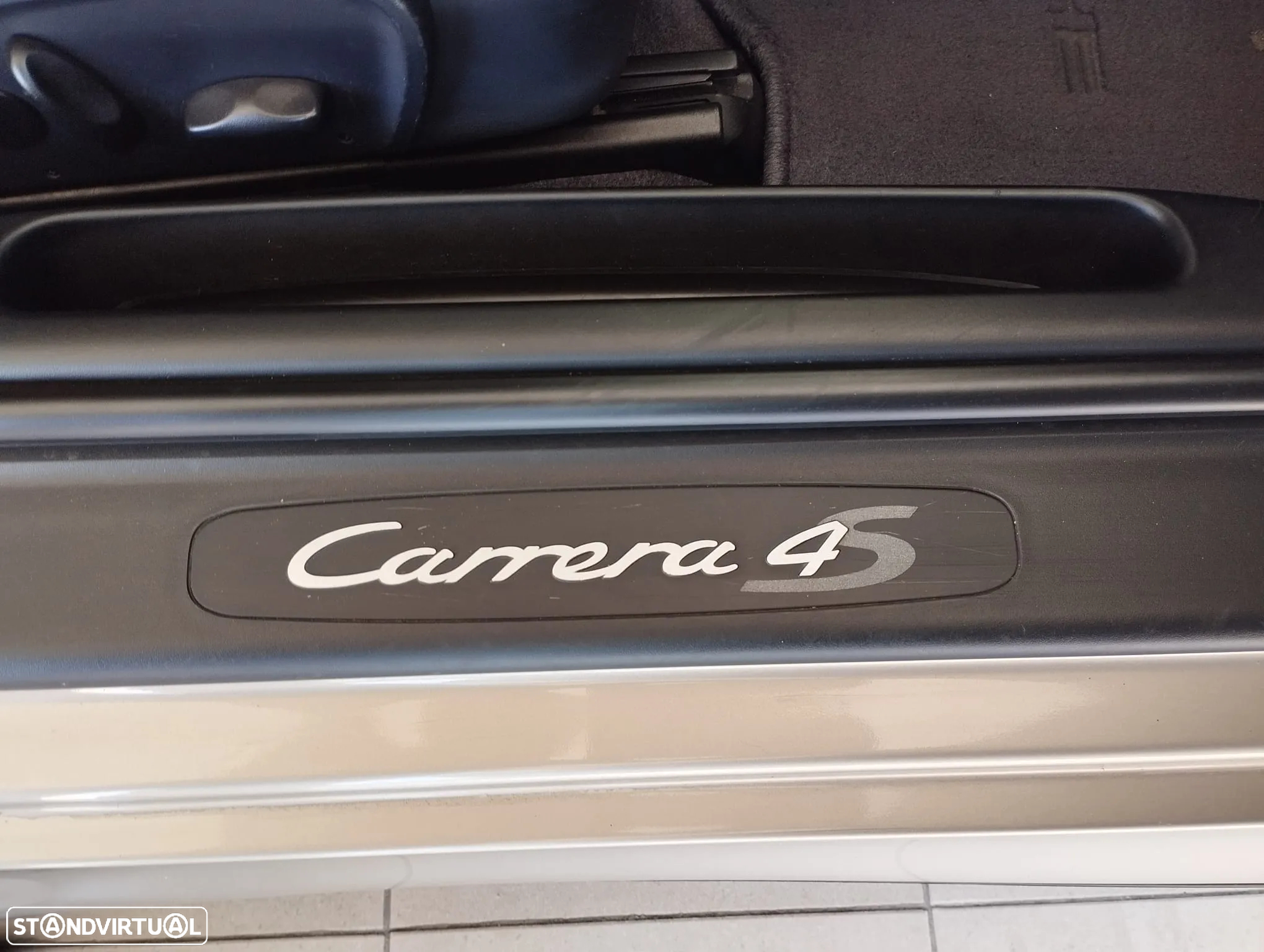 Porsche 911 (996) Carrera 4 S - 17