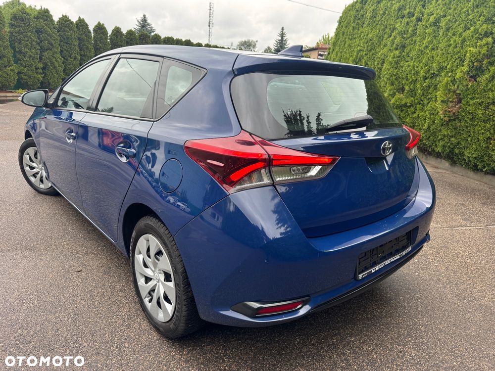 Toyota Auris 1.33 Dual-VVT-i Design Edition - 5