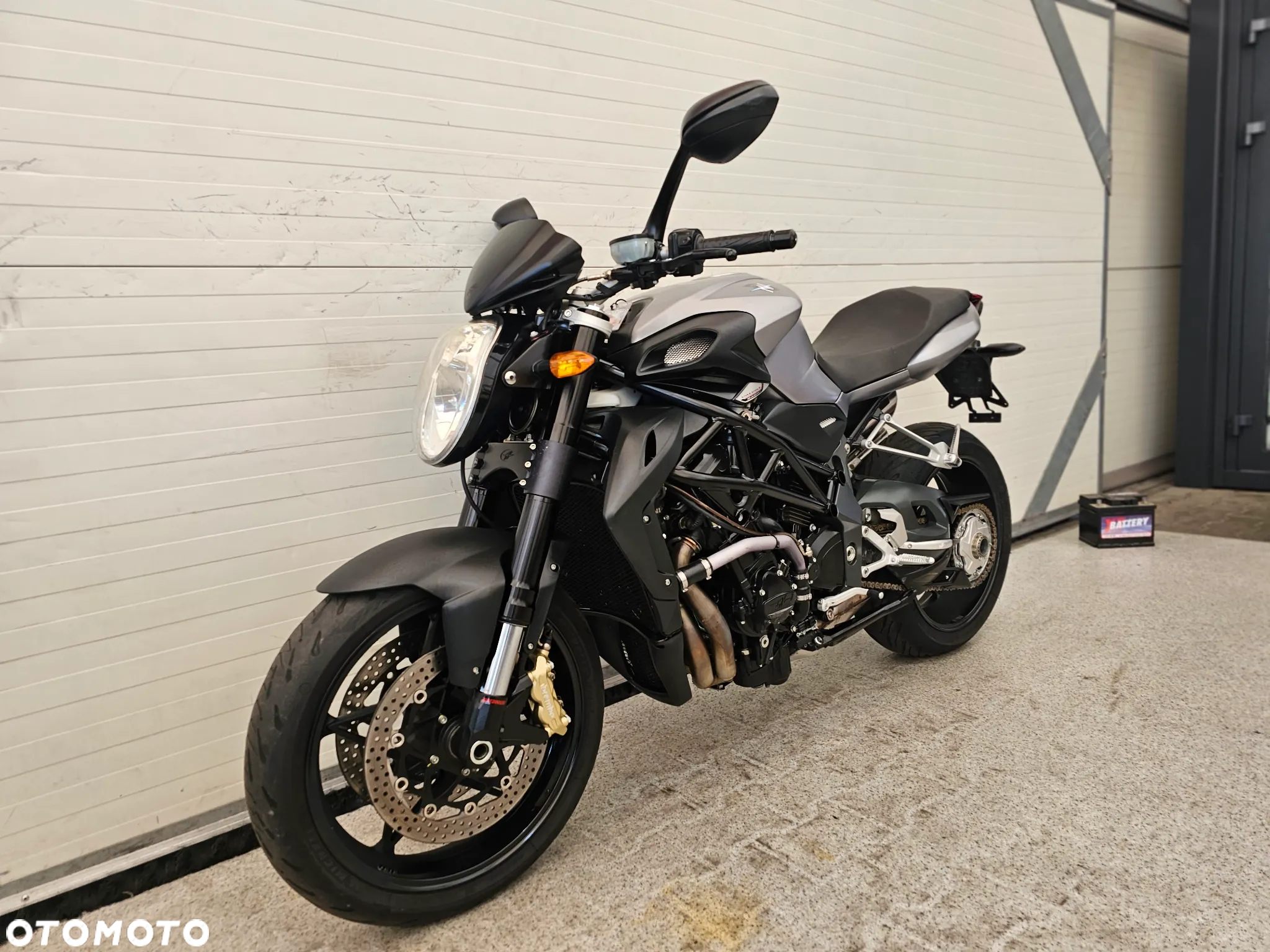 MV AGUSTA Brutale - 2