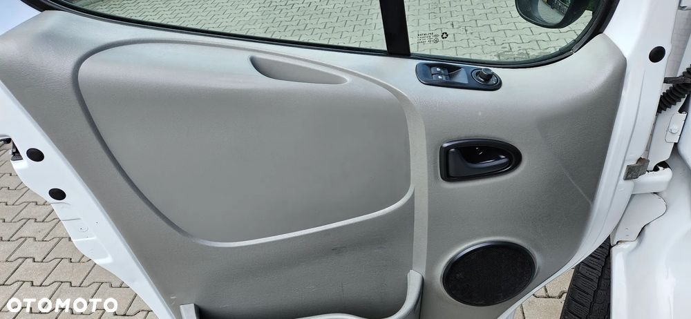 Opel Vivaro - 20