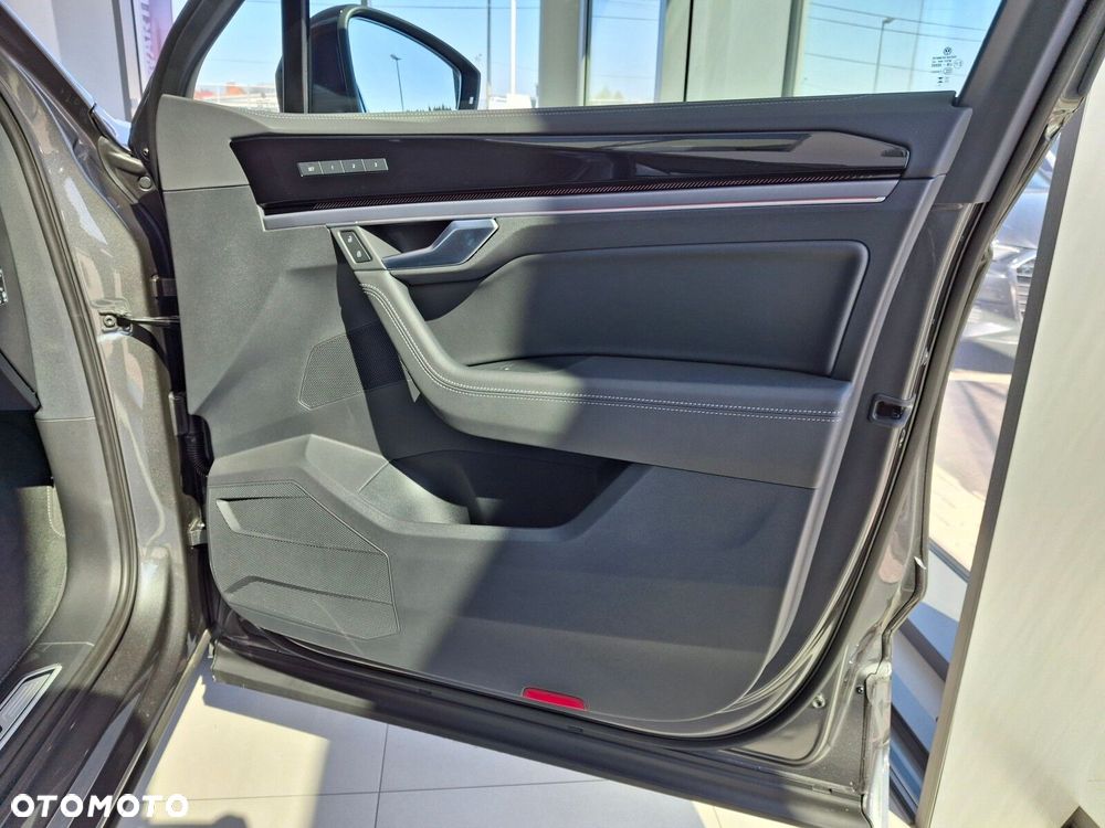 Volkswagen Touareg 3.0 V6 TDI 4Motion R-Line Final Edition - 20