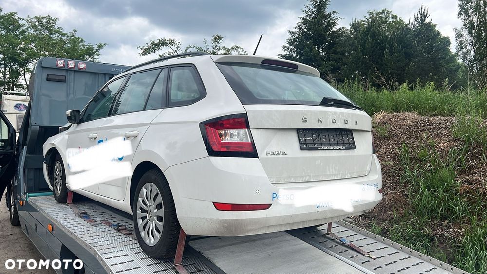 Skoda Fabia 1.0 TSI Ambition - 2