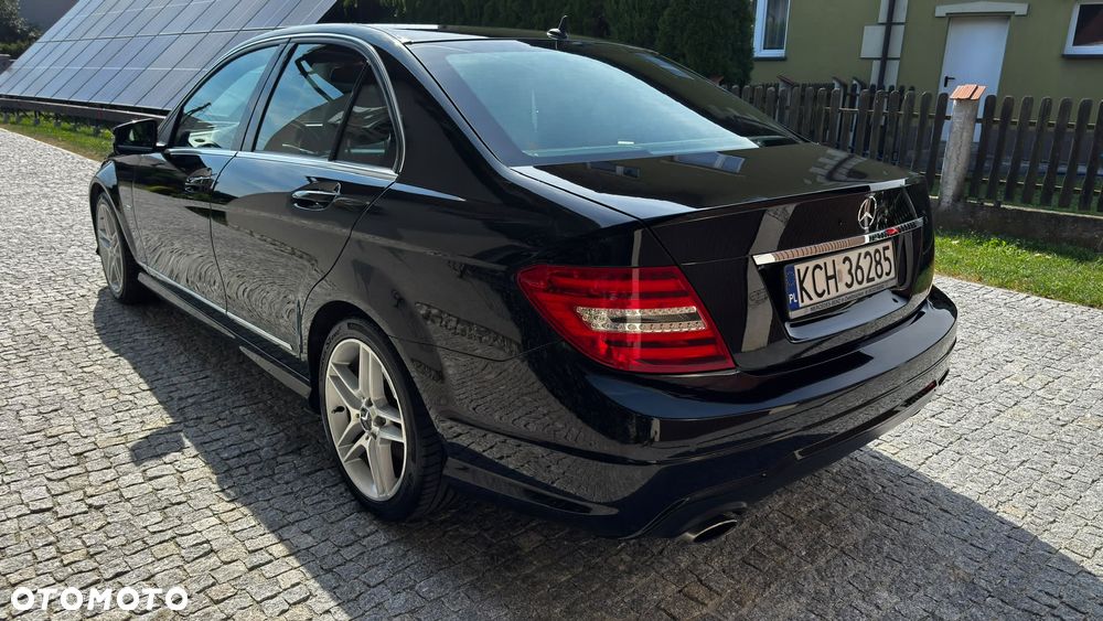 Mercedes-Benz Klasa C 180 CGI BlueEff Avantgarde - 9