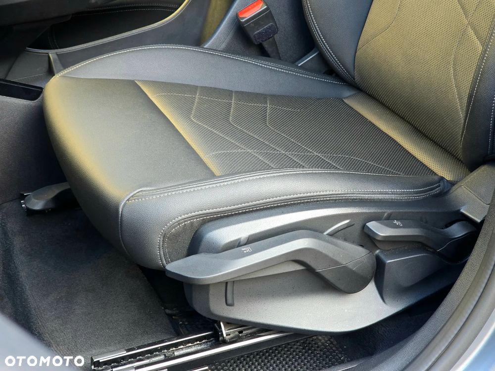 BMW Seria 2 218i - 18