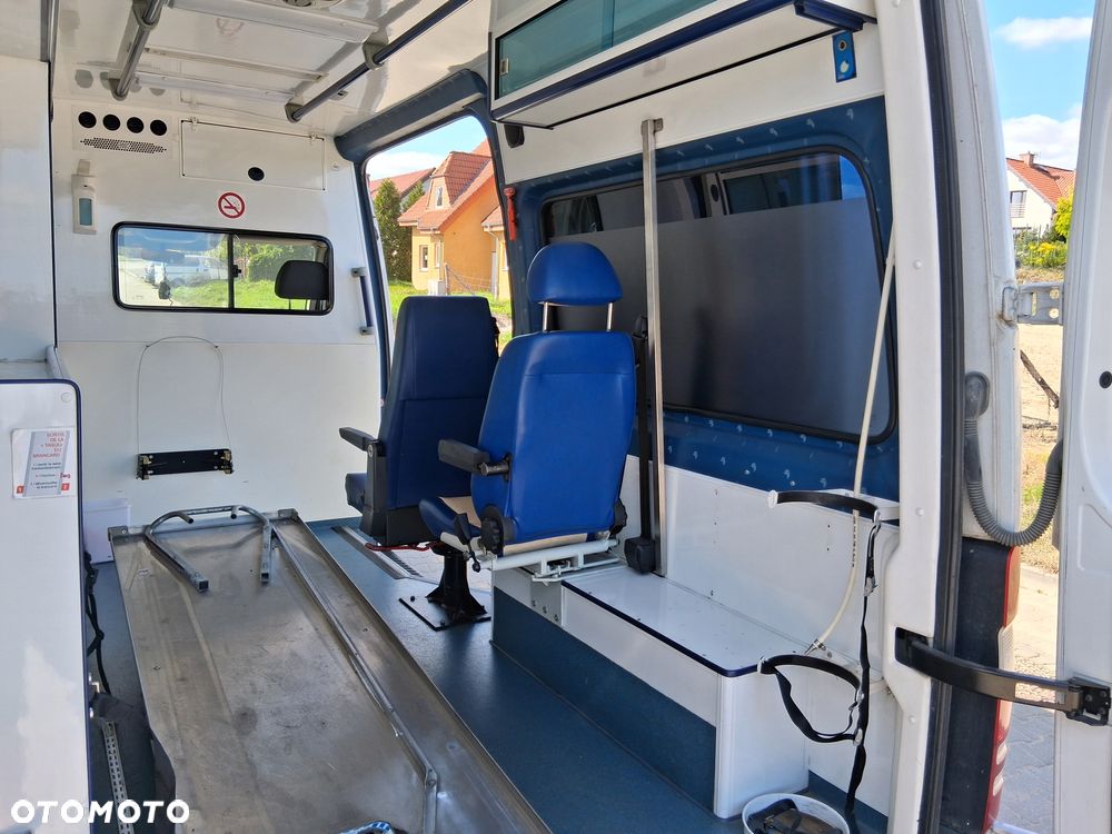 Mercedes-Benz Sprinter - 10