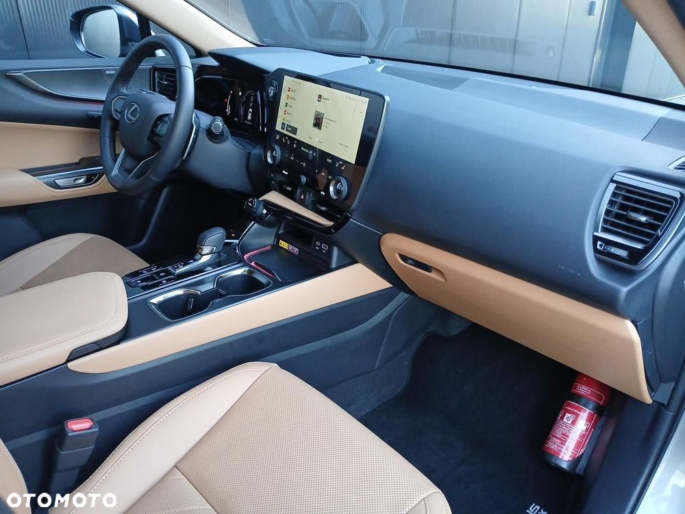 Lexus NX 350h Omotenashi AWD - 23