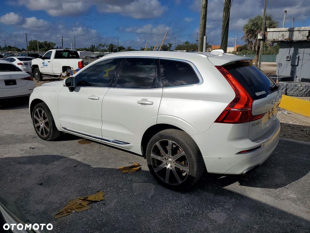 Volvo XC 60 T8 AWD Recharge Geartronic Inscription - 3