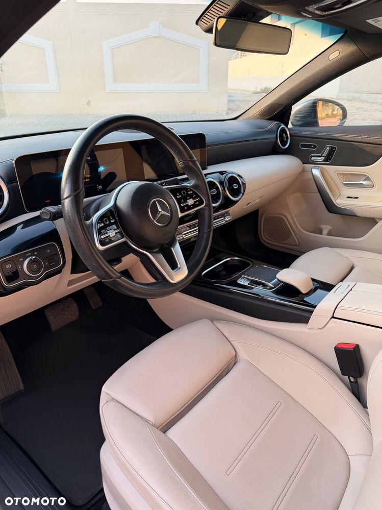 Mercedes-Benz CLA 250 7G-DCT - 3