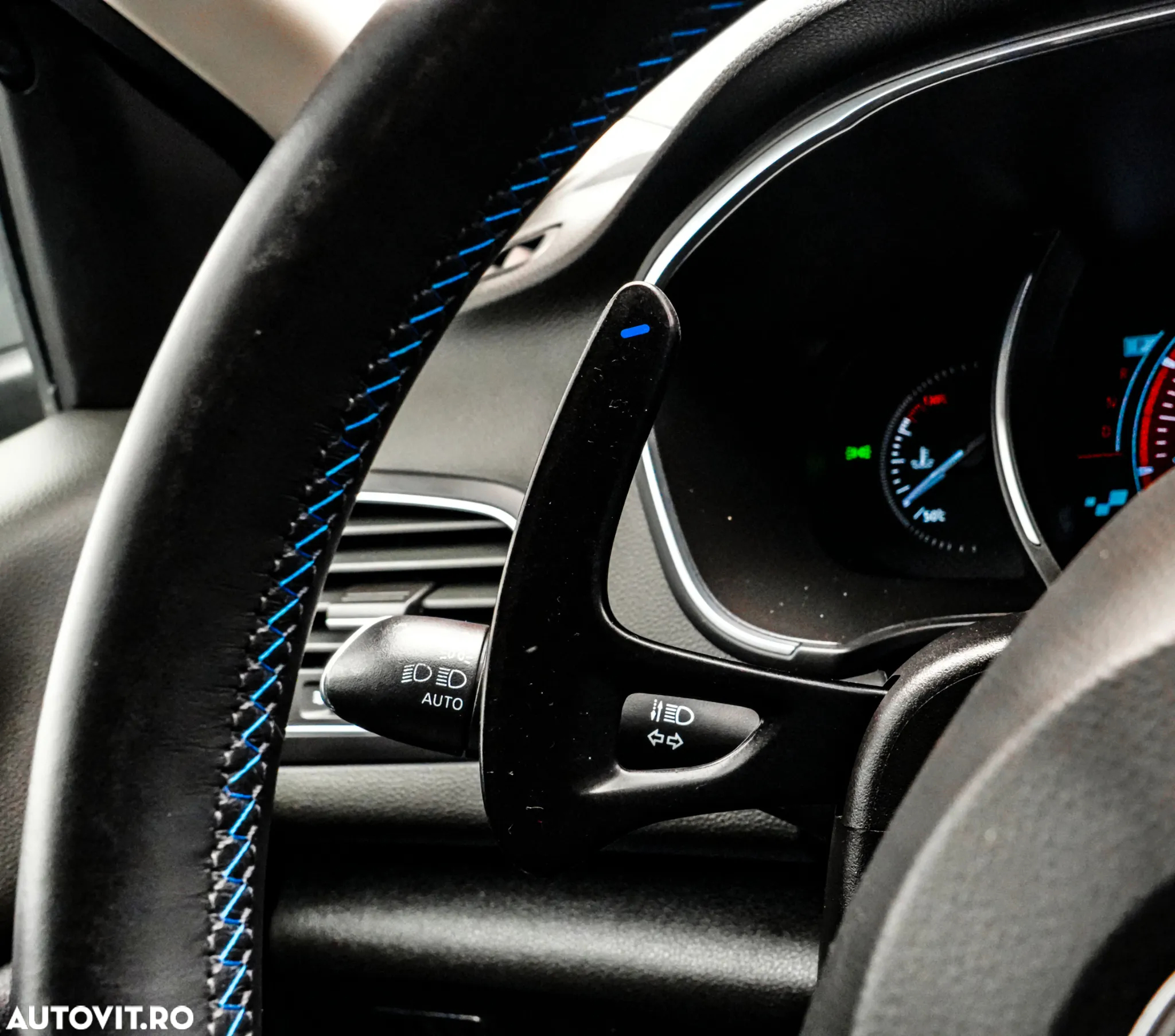 Renault Megane ENERGY dCi EDC GT - 25