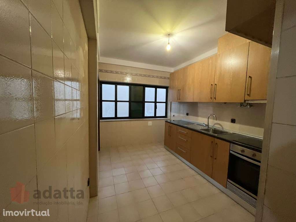 Apartamento T1, Remodelado, Celas, Perto do Hospital. - Grande imagem: 3/11