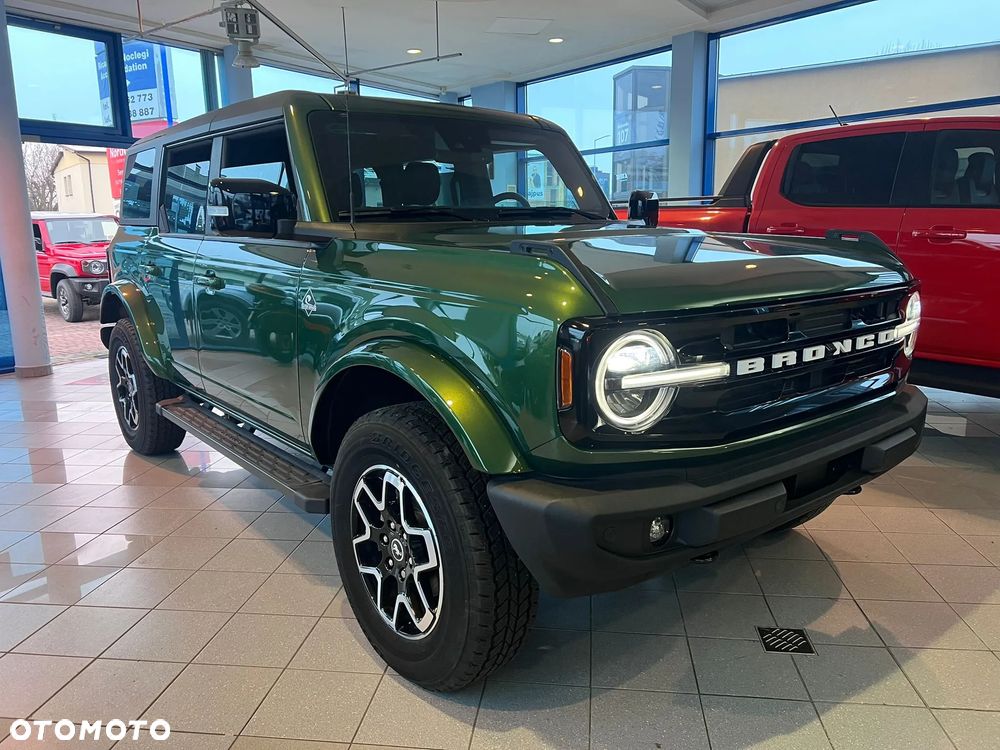 Ford Bronco - 26