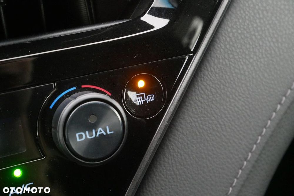 Toyota Camry 2.5 Hybrid Comfort CVT - 22