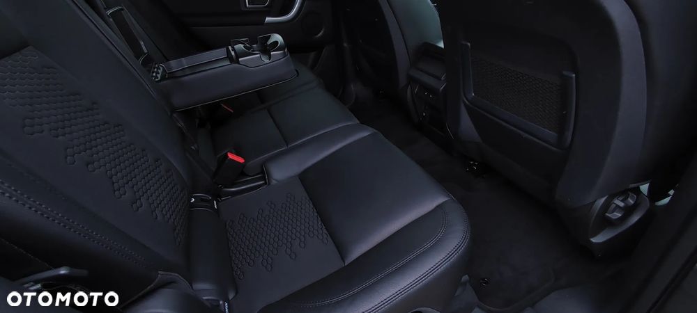 Land Rover Discovery Sport - 38