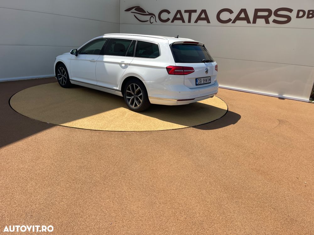 Volkswagen Passat 2.0 TDI DSG Highline - 11