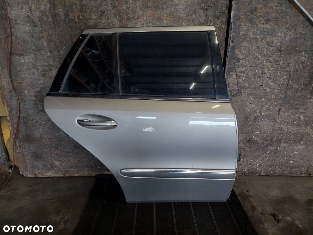 DRZWI KOMPLETNE PRAWY TYŁ MERCEDES-BENZ W211 E KLASA KOMBI - 1