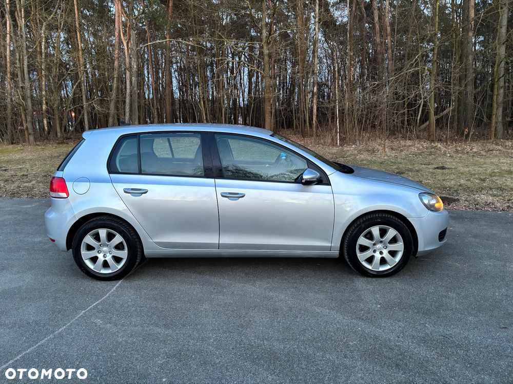 Volkswagen Golf 1.6 TDI DPF Highline - 8