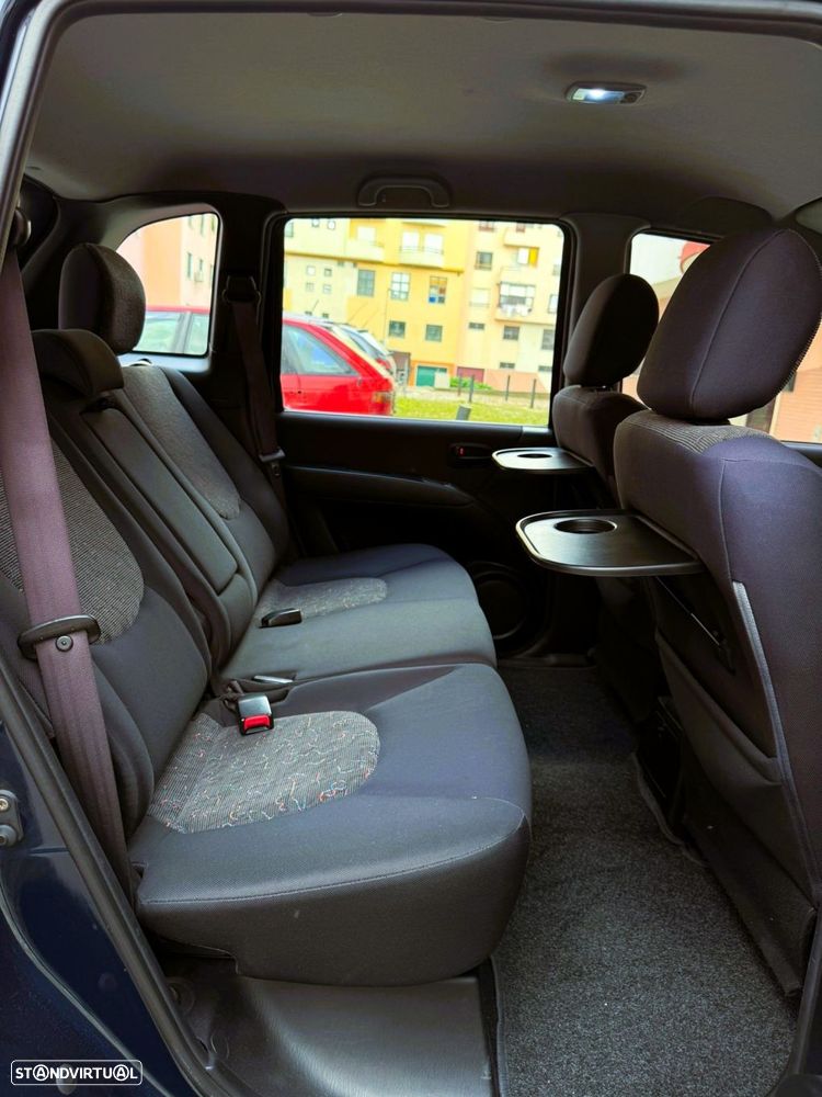 Hyundai Matrix 1.5 CRDi GLS Plus - 16