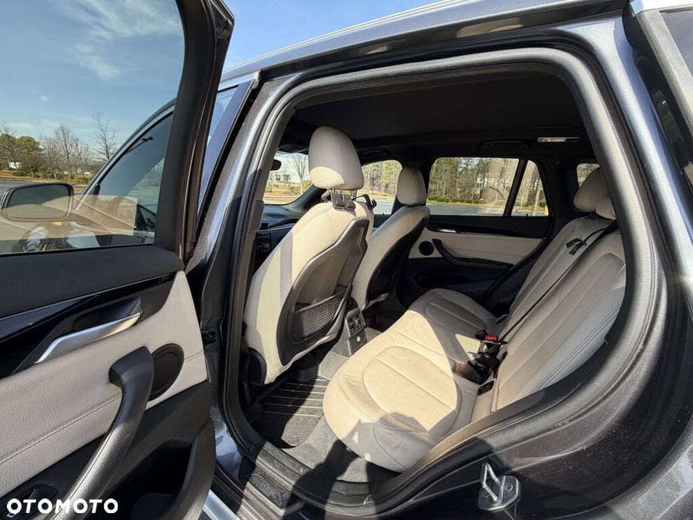 BMW X1 - 15