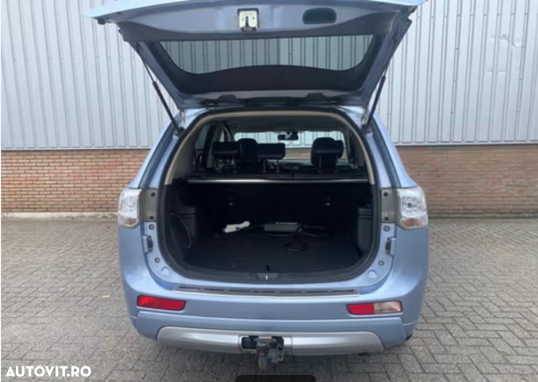 Mitsubishi Outlander 2.0 4WD Plug-In Hybrid Top - 5