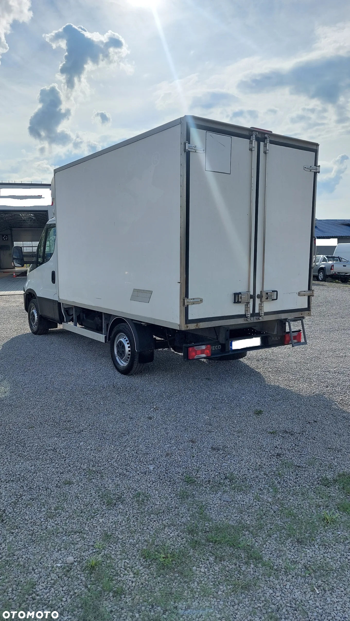Iveco 35c13, chłodnia mroźniania carier, super stan, rama do zabudowy - 4