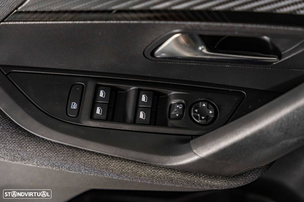 Peugeot 2008 1.2 Hybrid Style e-DCS6 - 21