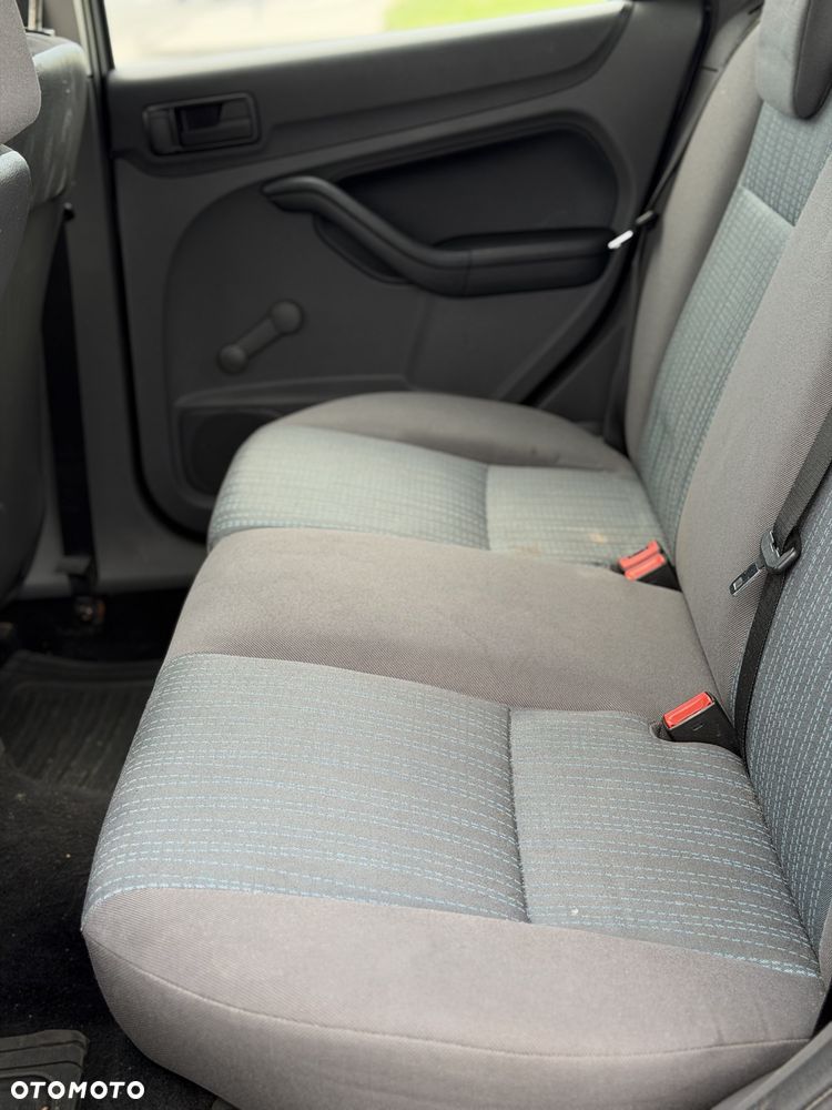 Ford Focus - 8