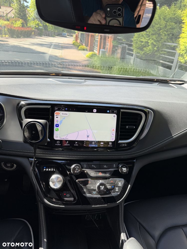 Chrysler Pacifica - 17