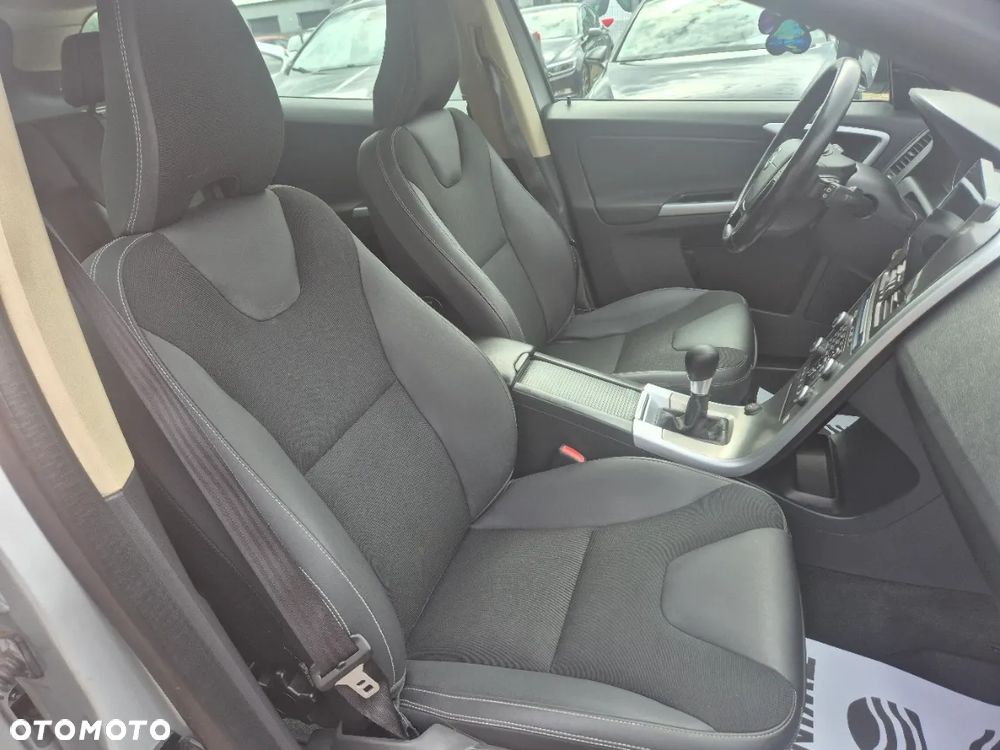 Volvo XC 60 D3 AWD Momentum - 14