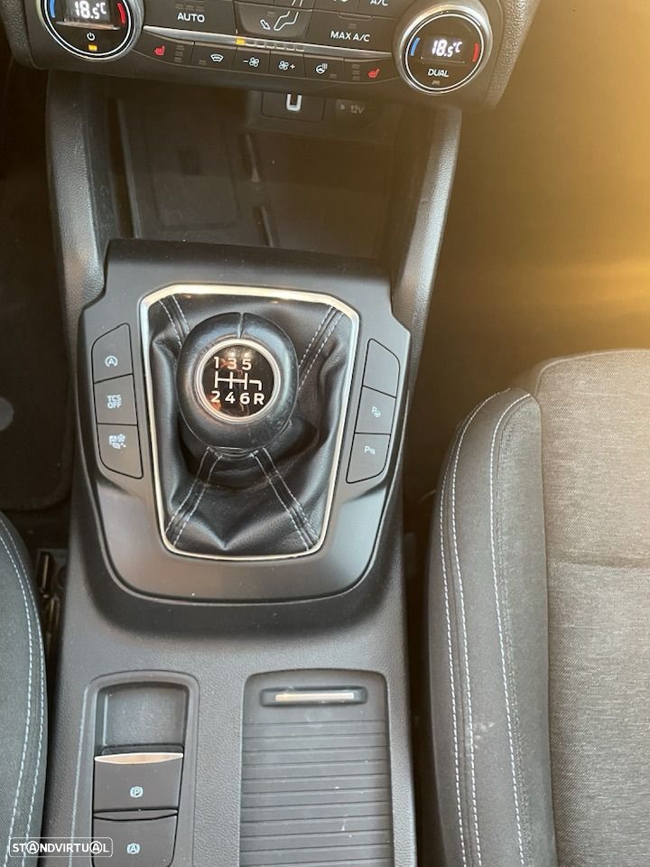 Ford Focus 1.0 EcoBoost Hybrid ACTIVE X - 4