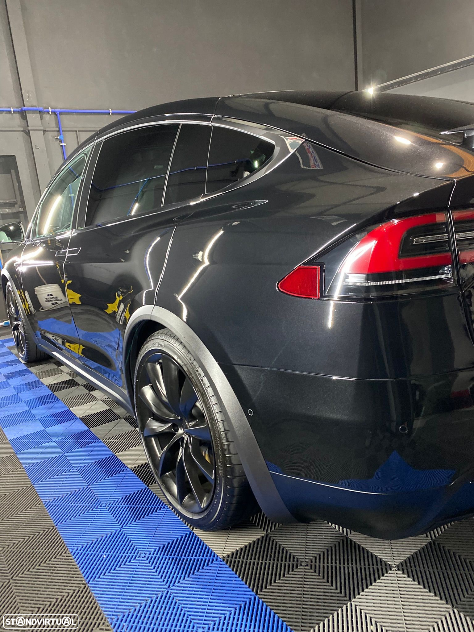 Tesla Model X 100D - 8