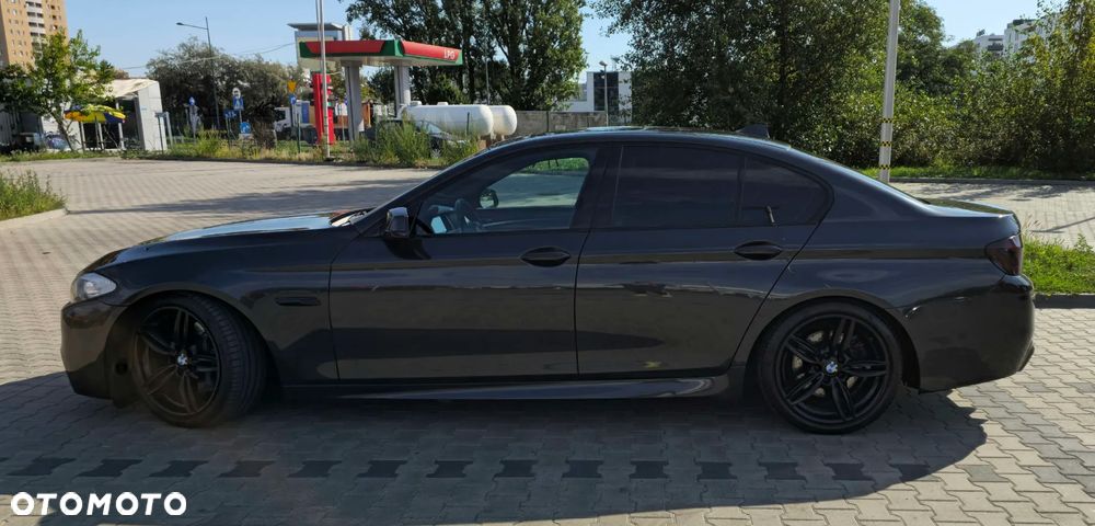 BMW Seria 5 535i xDrive - 34