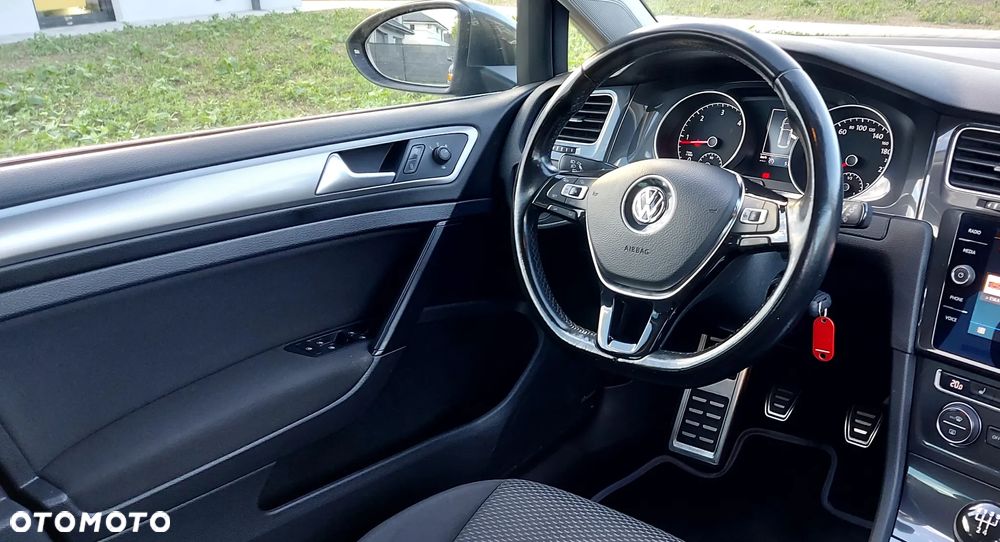Volkswagen Golf 1.6 TDI BMT Highline - 29