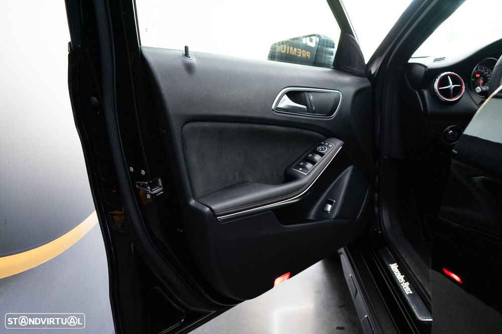 Mercedes-Benz GLA 220 d AMG Line - 25