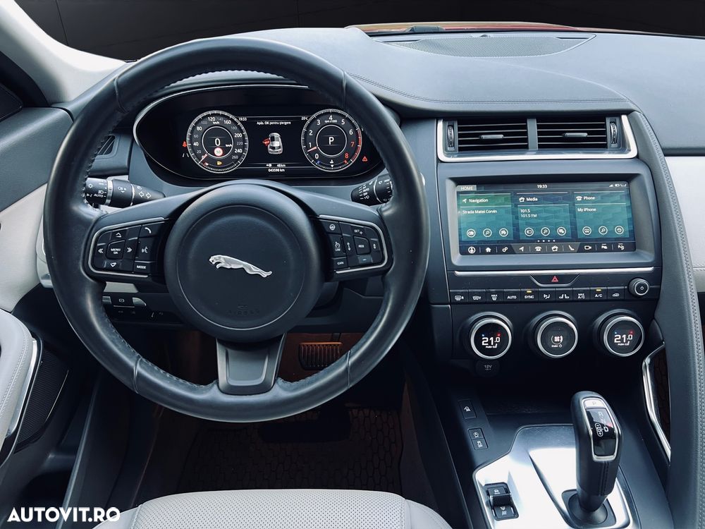 Jaguar E-Pace P200 AWD SE - 11