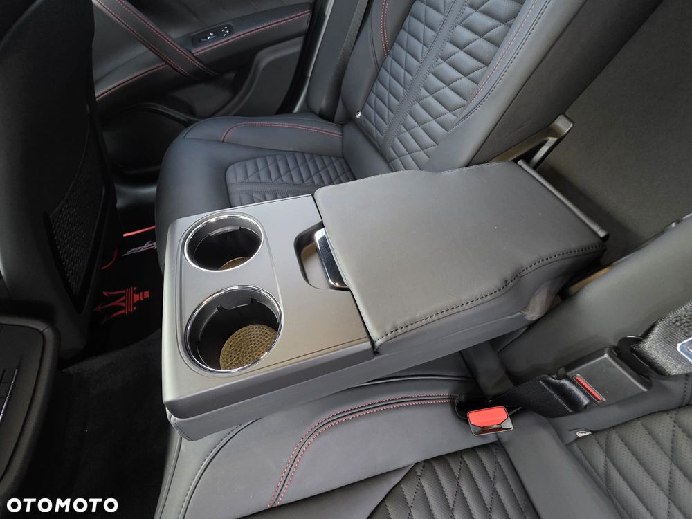 Maserati Ghibli - 13